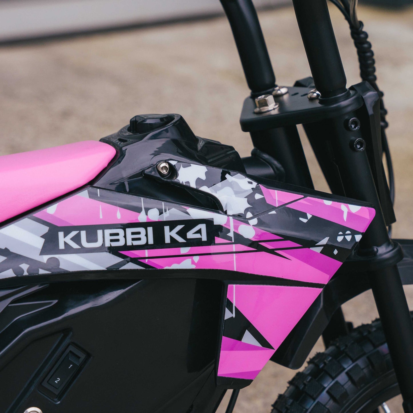 Kubbi K4 Dirt Bike kids electric off-road bike ages 3-7 with 12-inch pneumatic tyres and 150W motor
