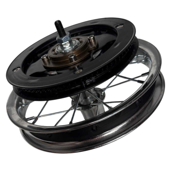 Kubbi K7 rear spoked wheel rim close-up
