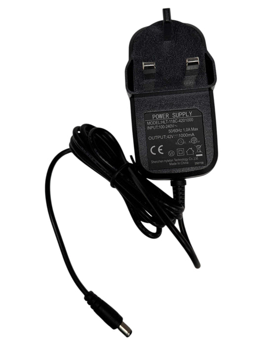Kubbi K7 charger device on white background