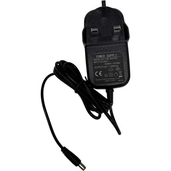 Kubbi K7 charger device with LED indicators and multiple ports